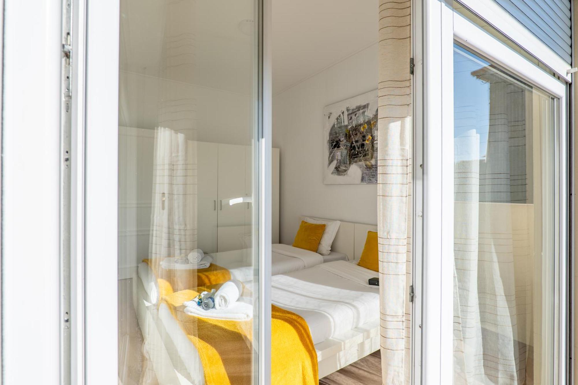 Opo Bolhao Flats By Destiny Houses Porto Bagian luar foto
